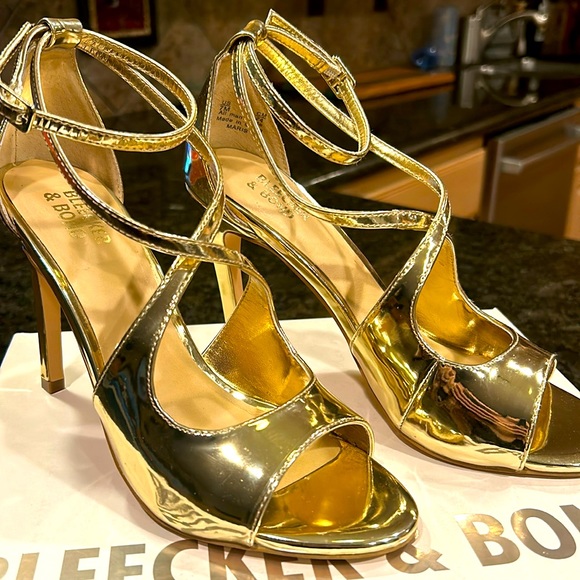 Bleecker & Bond Gold heels Sz 7 - Picture 1 of 6